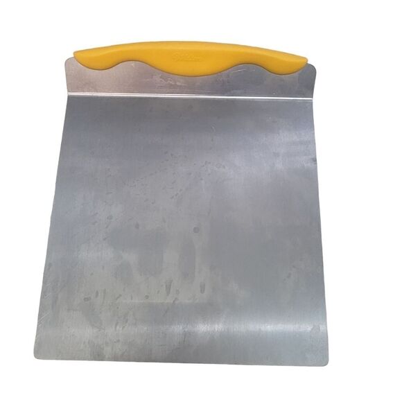 Wilton cake tool set - Picture 2 of 3